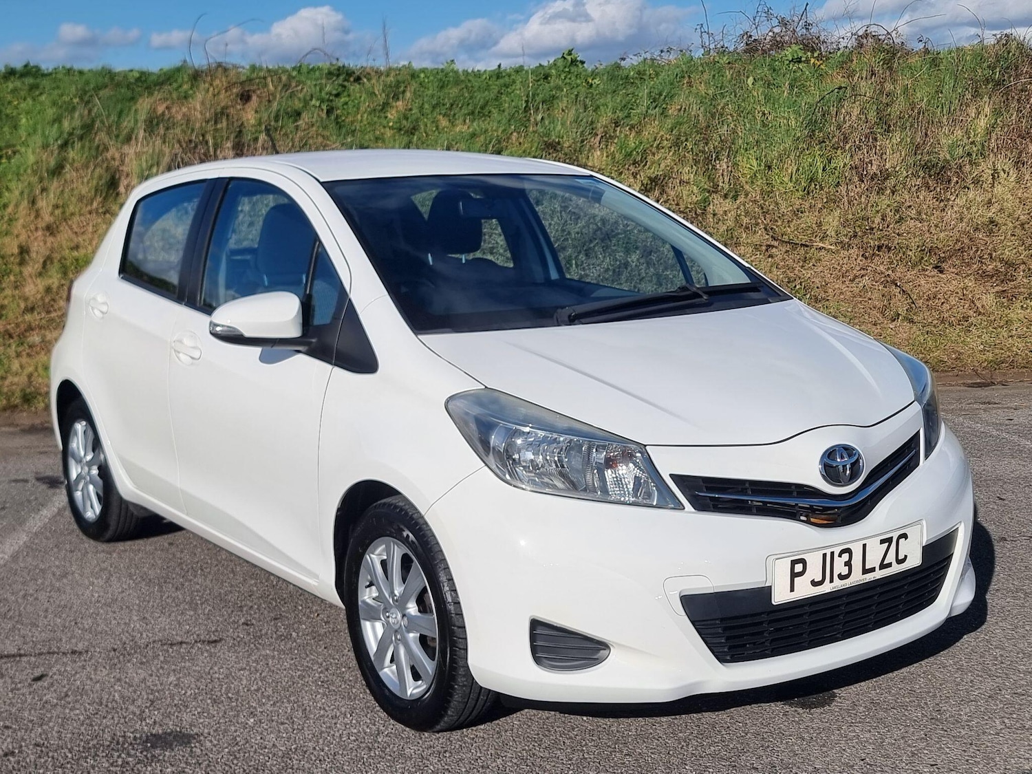 Used Toyota Yaris 2013 for sale - 77657462: Photo 6