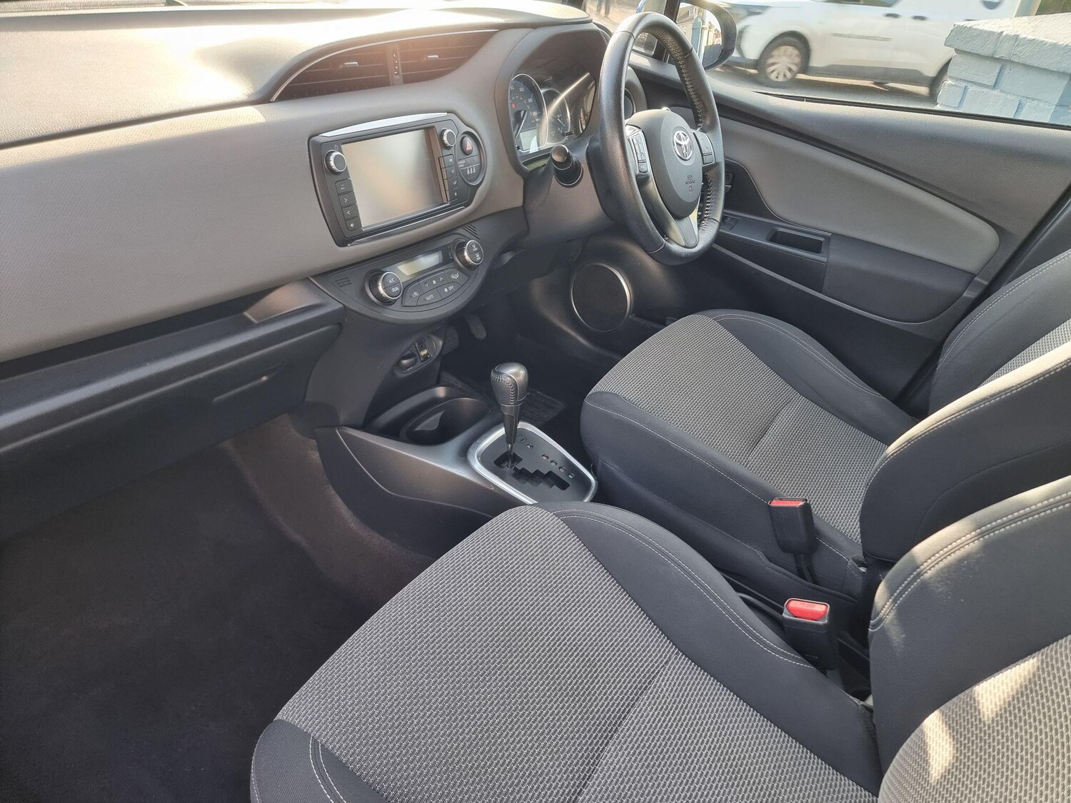 Used Toyota Yaris 2015 for sale - 77411398: Photo 19