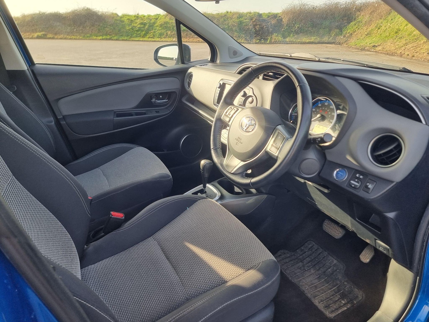 Used Toyota Yaris 2015 for sale - 77411398: Photo 24