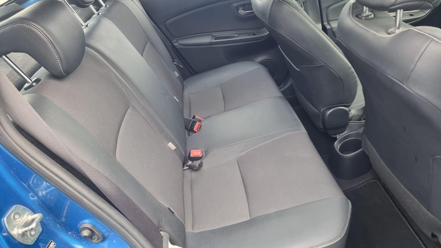 Used Toyota Yaris 2015 for sale - 76199893: Photo 15