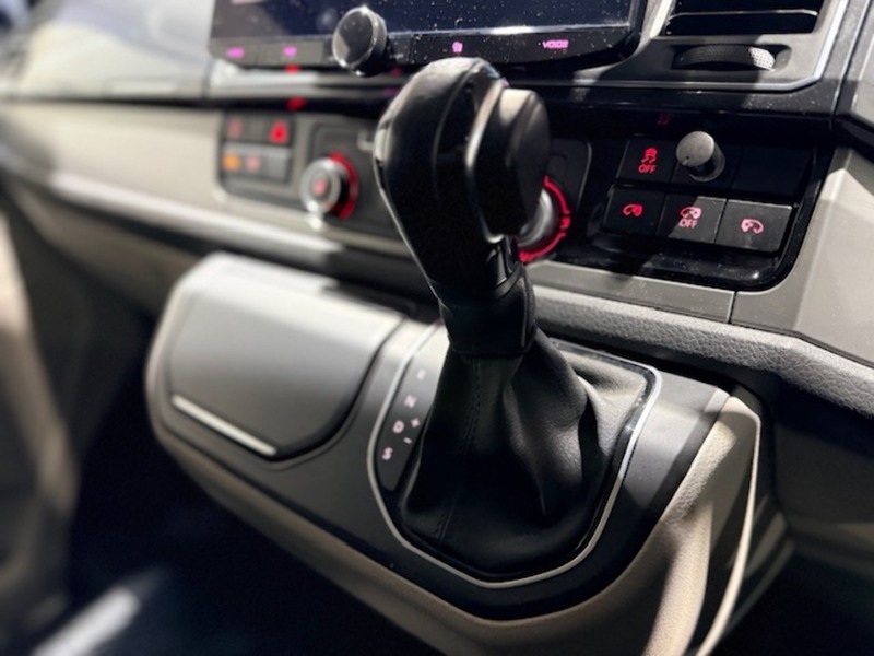 Used Volkswagen Transporter 2018 for sale - 77508135: Photo 29