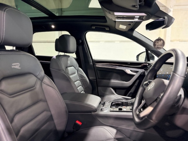 Used Volkswagen Touareg 2024 for sale - 77850870: Photo 13