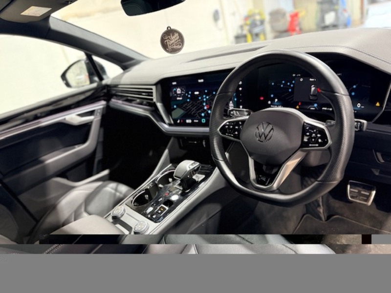 Used Volkswagen Touareg 2024 for sale - 77850870: Photo 16