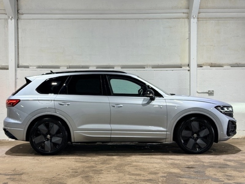 Used Volkswagen Touareg 2024 for sale - 77850870: Photo 36