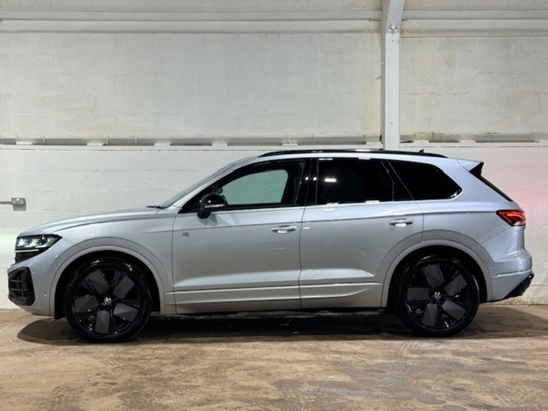 Used Volkswagen Touareg 2024 for sale - 77850870: Photo 39