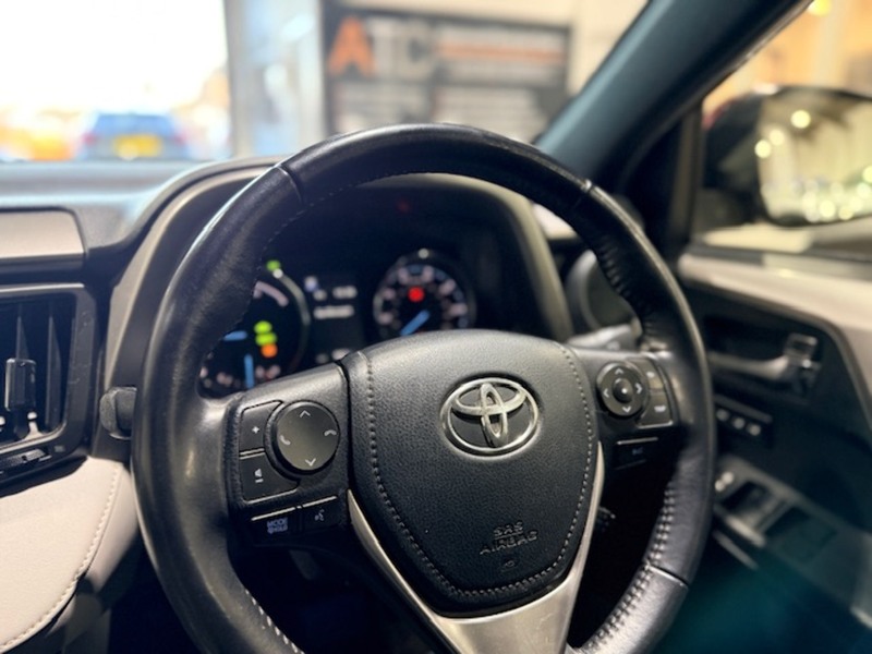 Used Toyota RAV4 2017 for sale - 77735248: Photo 17