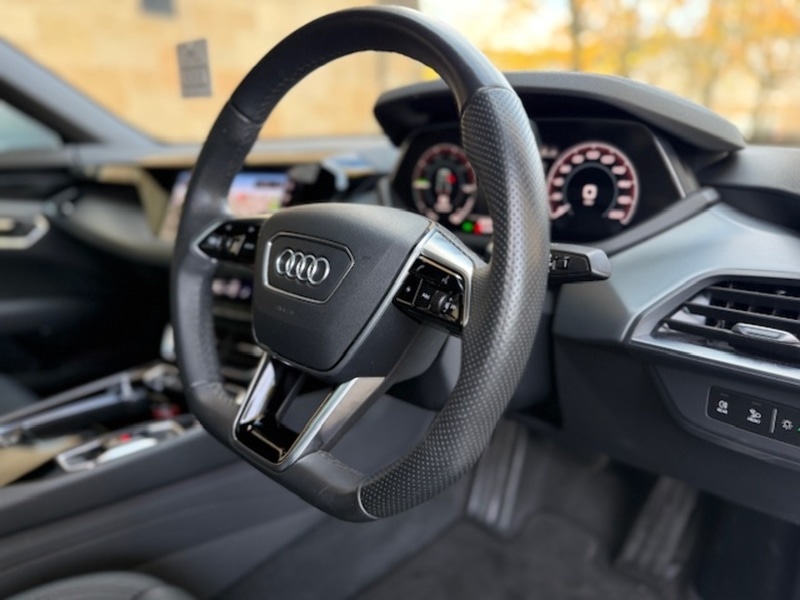 Used Audi e-tron GT 2023 for sale - 76605275: Photo 19