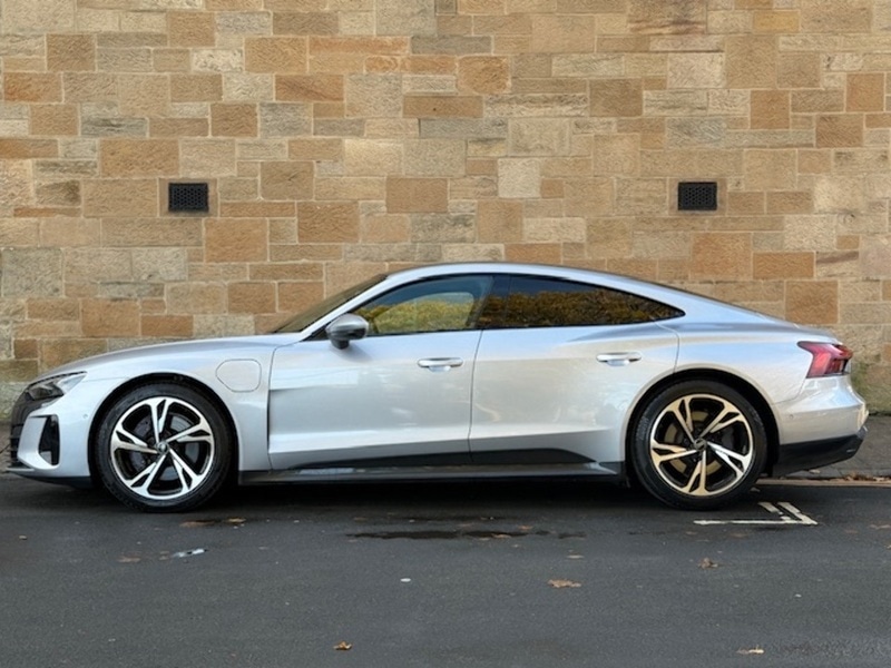 Used Audi e-tron GT 2023 for sale - 76605275: Photo 32