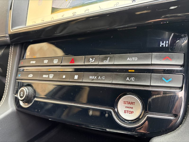 Used Jaguar F-Pace 2019 for sale - 76748902: Photo 25