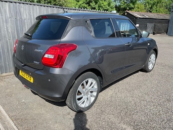 Used Suzuki Swift 2021 for sale - 78684458: Photo