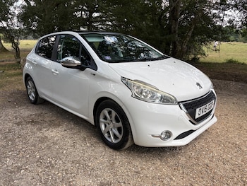 Used Peugeot 208 2015 for sale - 79237231: Photo