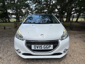 Used Peugeot 208 2015 for sale - 79237231: Photo