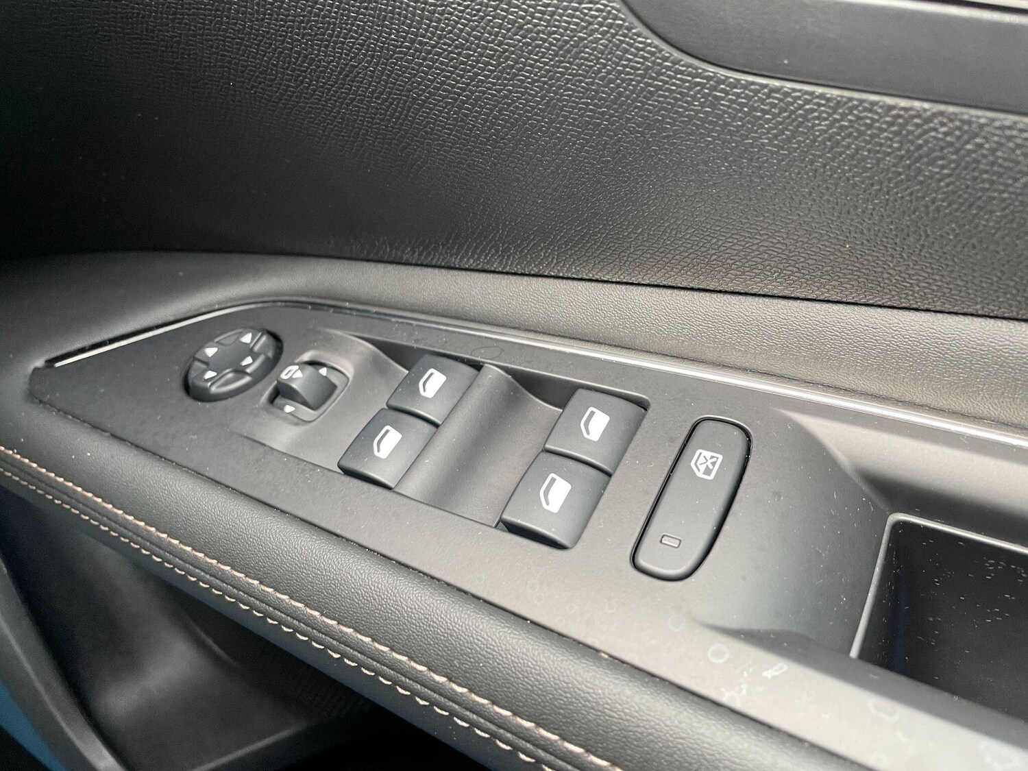 Used Peugeot 3008 2020 for sale - 77291686: Photo 18