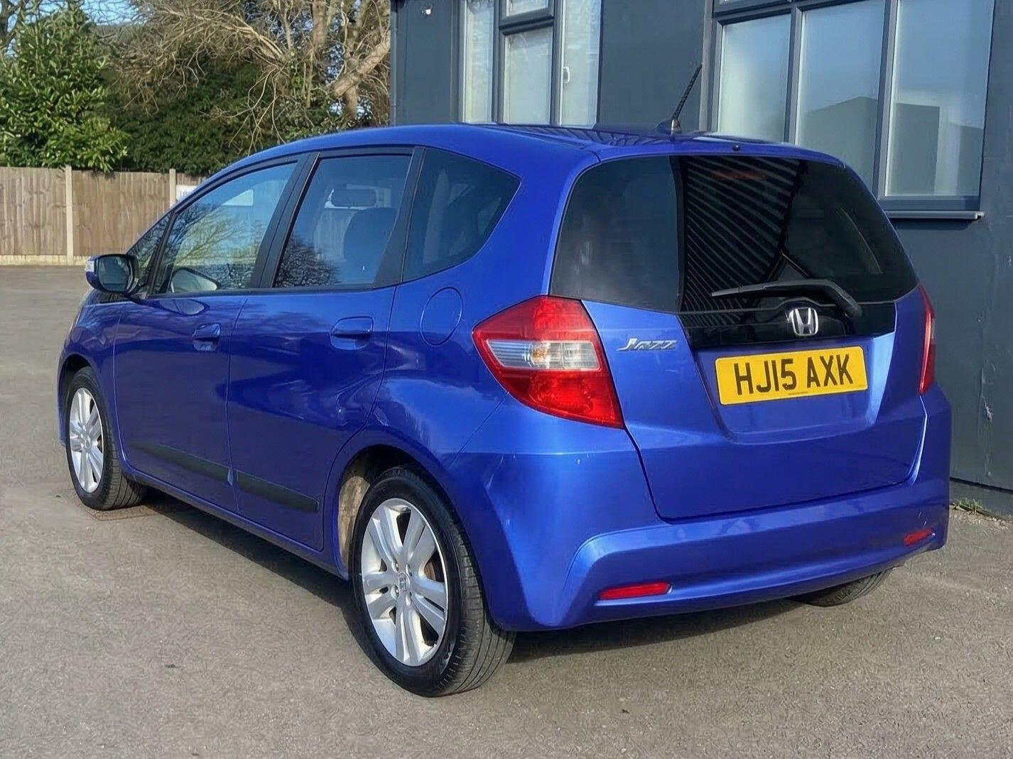 Used Honda Jazz 2015 for sale - 77838989: Photo 2