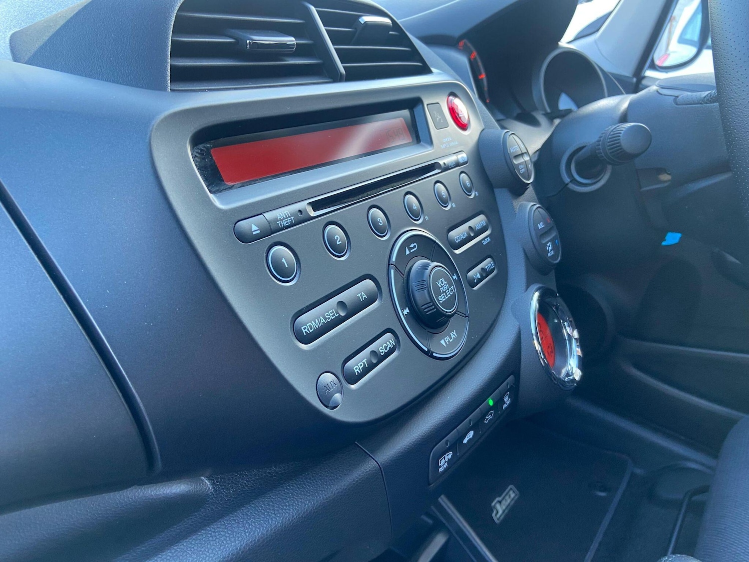 Used Honda Jazz 2015 for sale - 77838989: Photo 9