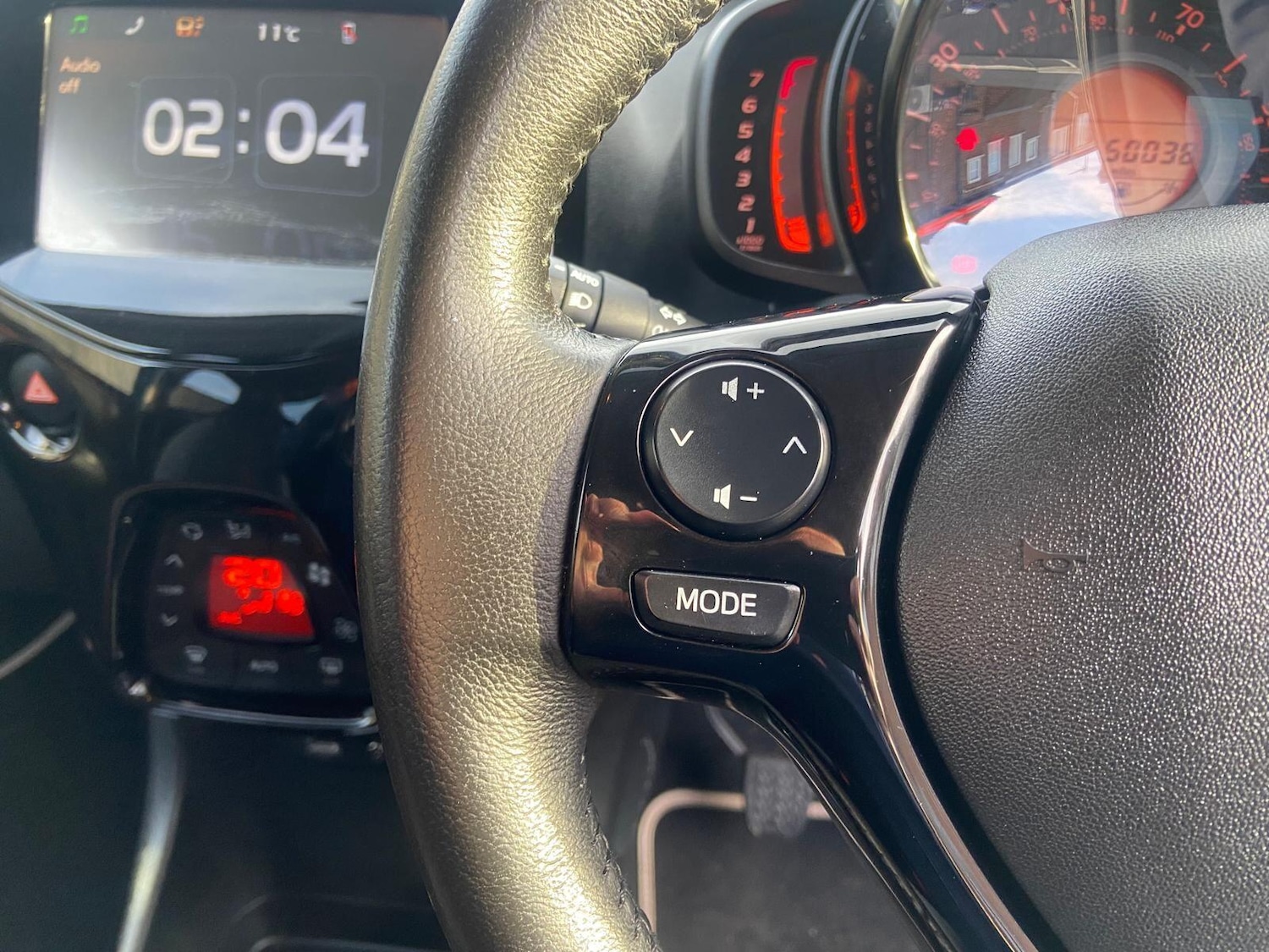 Used Peugeot 108 2017 for sale - 76865209: Photo 15