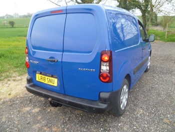 Used Peugeot Partner 2018 for sale - 73345607: Photo