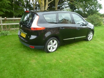 Used Renault Grand Scenic 2012 for sale - 75457160: Photo