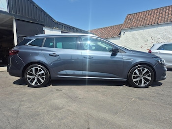 Used Renault Megane 2020 for sale - 79201730: Photo