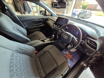 Used Toyota C-HR 2020 for sale - 78981534: Photo