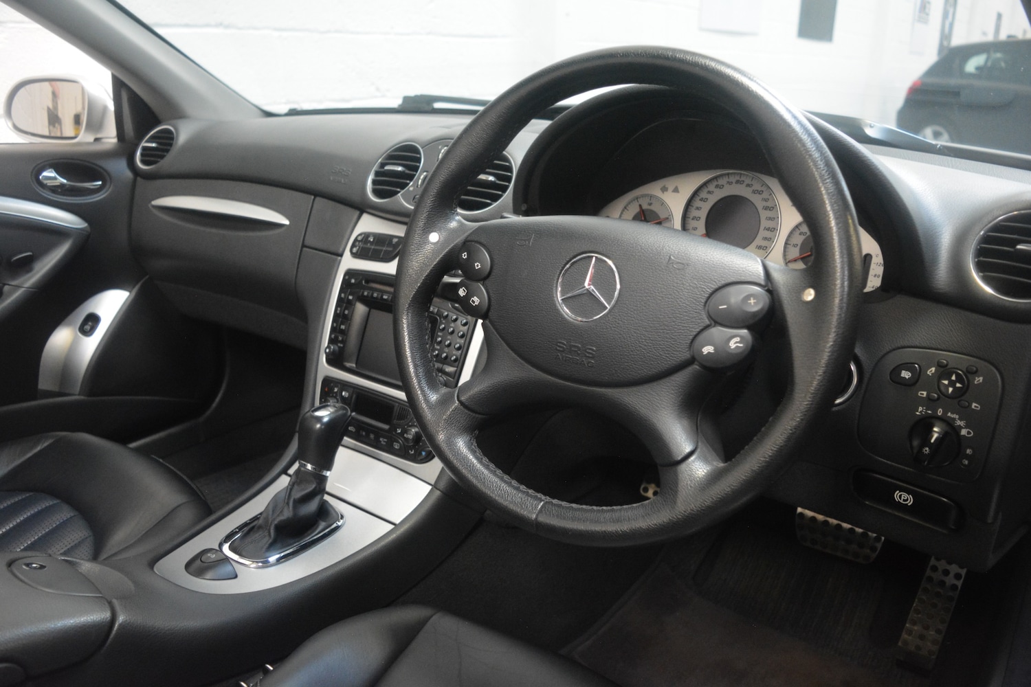 Used Mercedes-Benz CLK 2003 for sale - 77363289: Photo 11