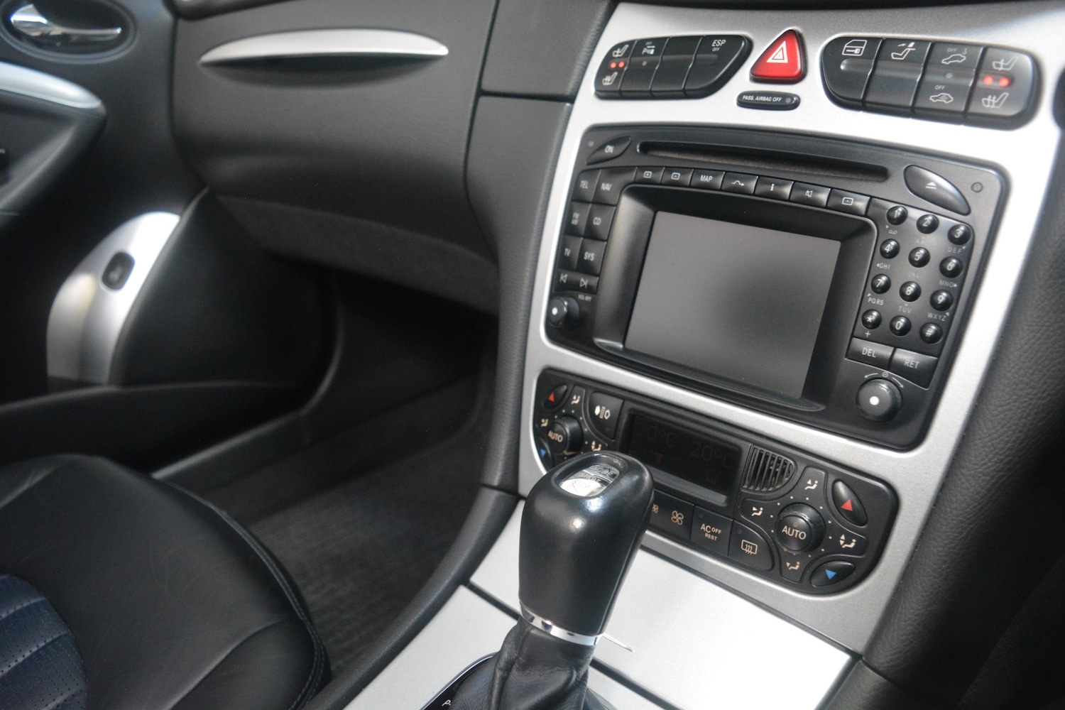 Used Mercedes-Benz CLK 2003 for sale - 77363289: Photo 21