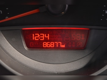 Used Volkswagen up! 2015 for sale - 77818110: Photo