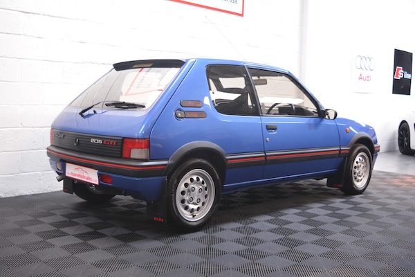 Used Peugeot 205 1991 for sale - 75355129: Photo 38