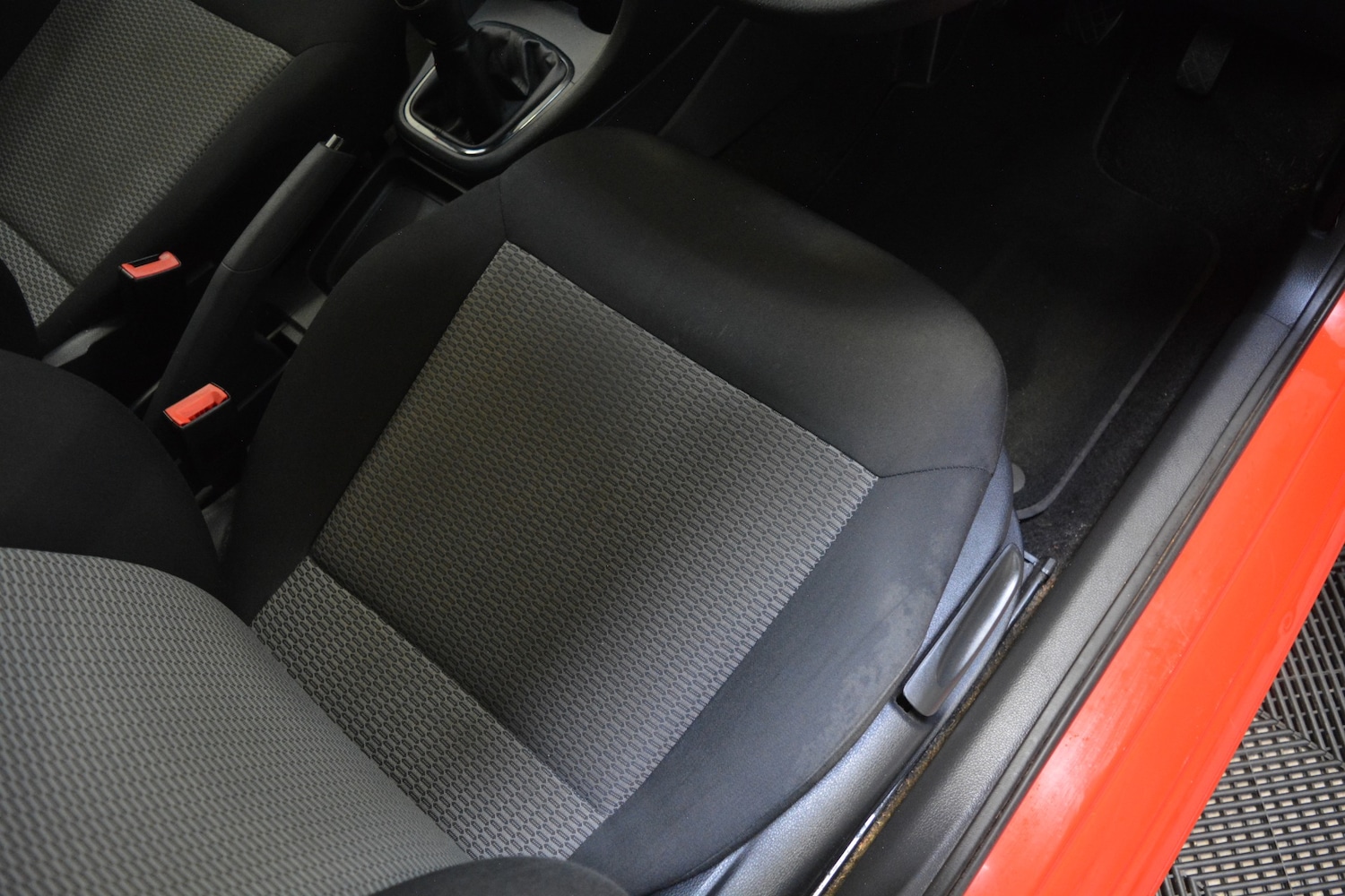 Used Volkswagen Polo 2013 for sale - 76919222: Photo 4