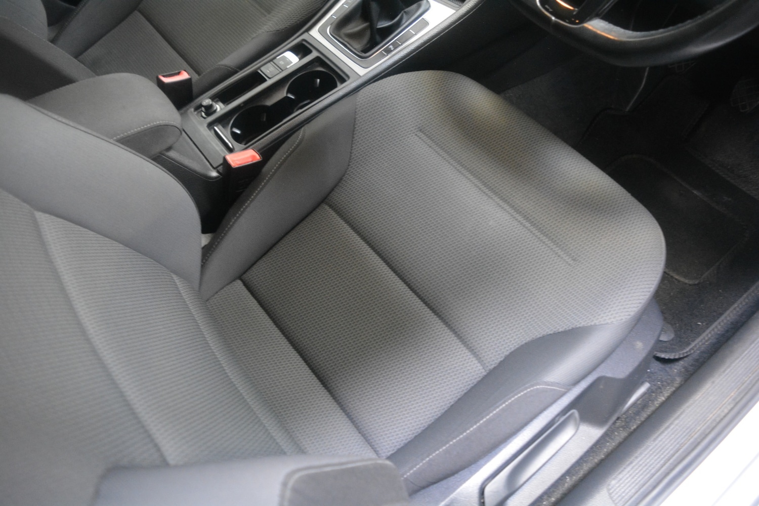 Used Volkswagen Golf 2014 for sale - 77577933: Photo 4