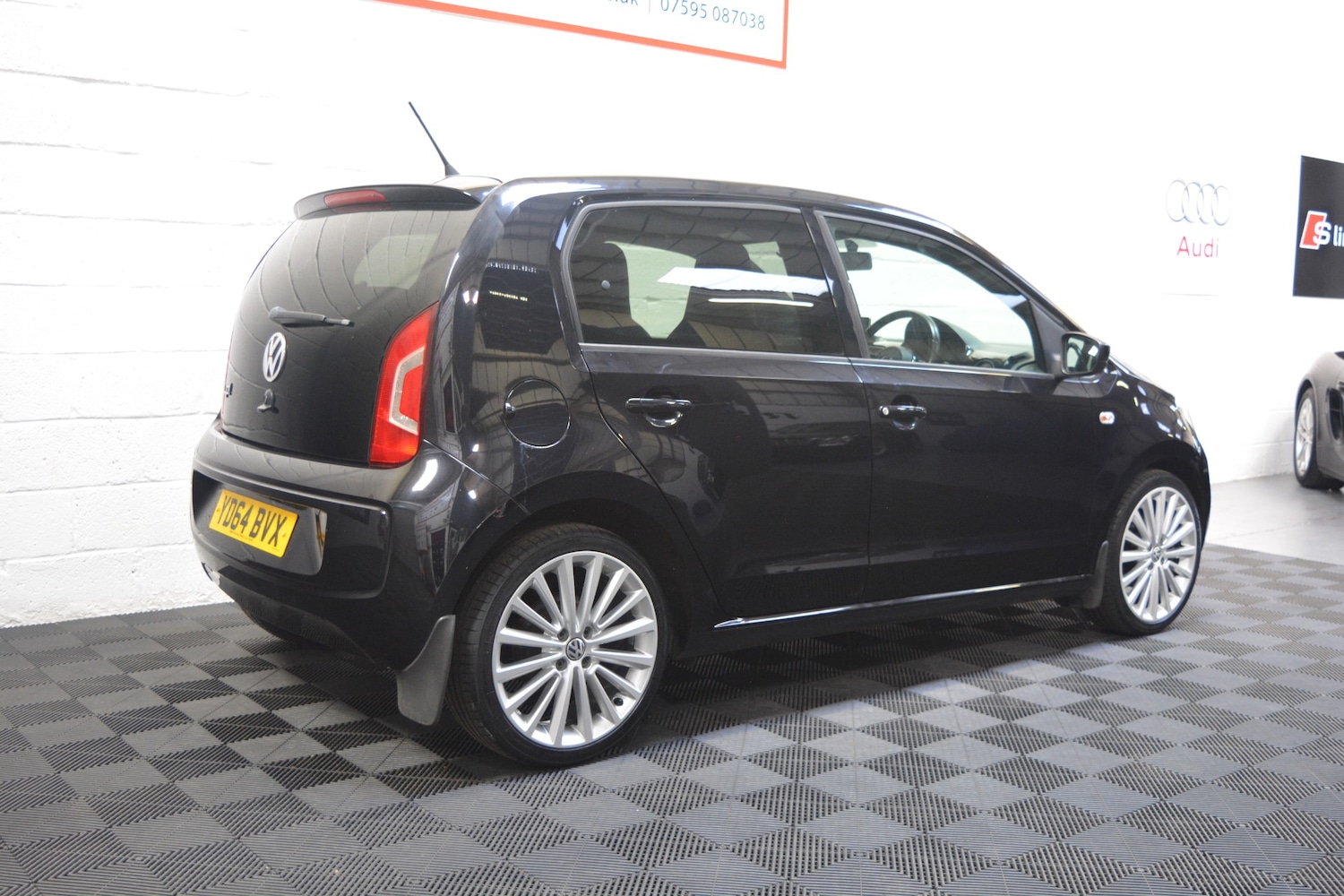 Used Volkswagen up! 2014 for sale - 76877531: Photo 25