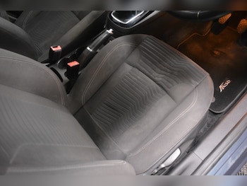 Used Ford Fiesta 2014 for sale - 77800149: Photo