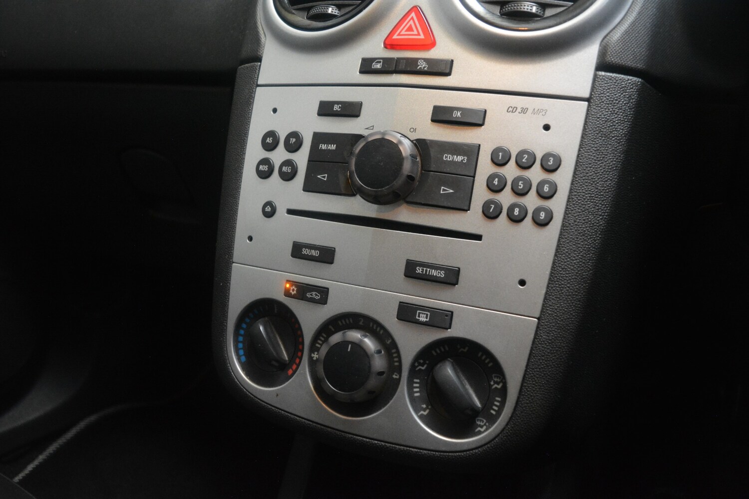 Used Vauxhall Corsa 2012 for sale - 77577947: Photo 16