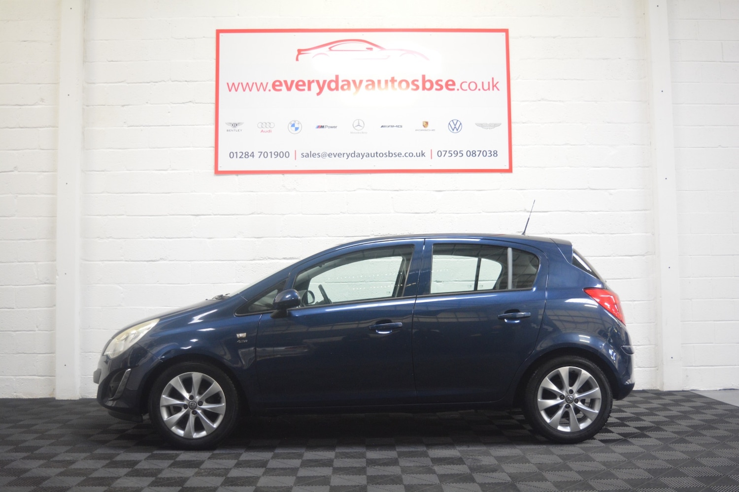 Used Vauxhall Corsa 2012 for sale - 77577947: Photo 3