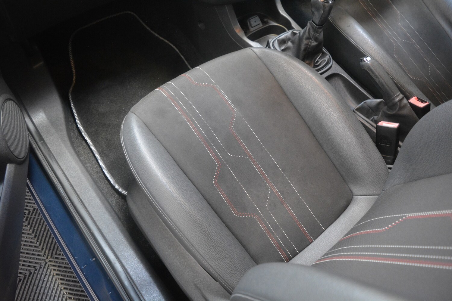 Used Vauxhall Corsa 2012 for sale - 77577947: Photo 8