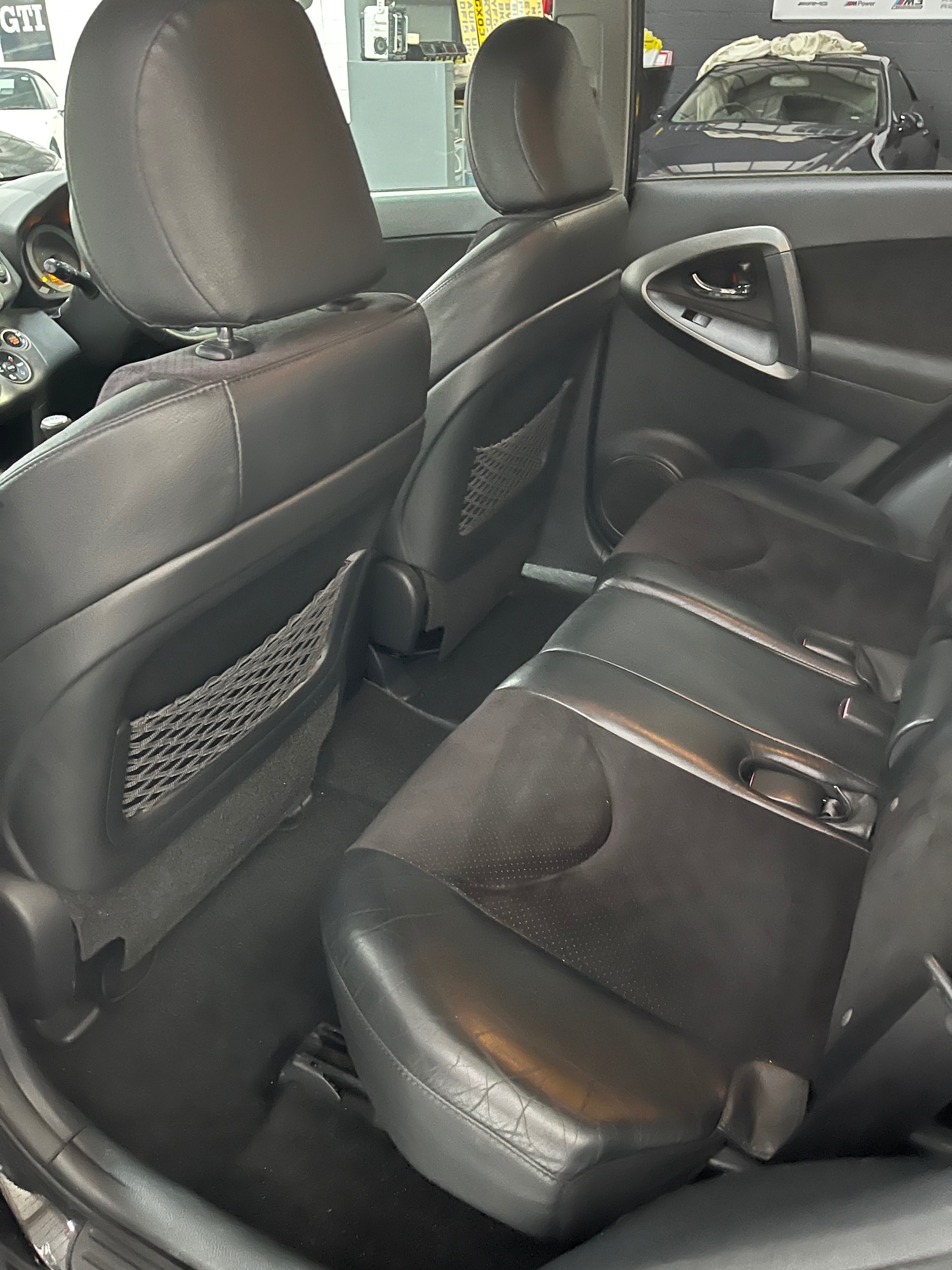 Used Toyota RAV4 2010 for sale - 77271078: Photo 10