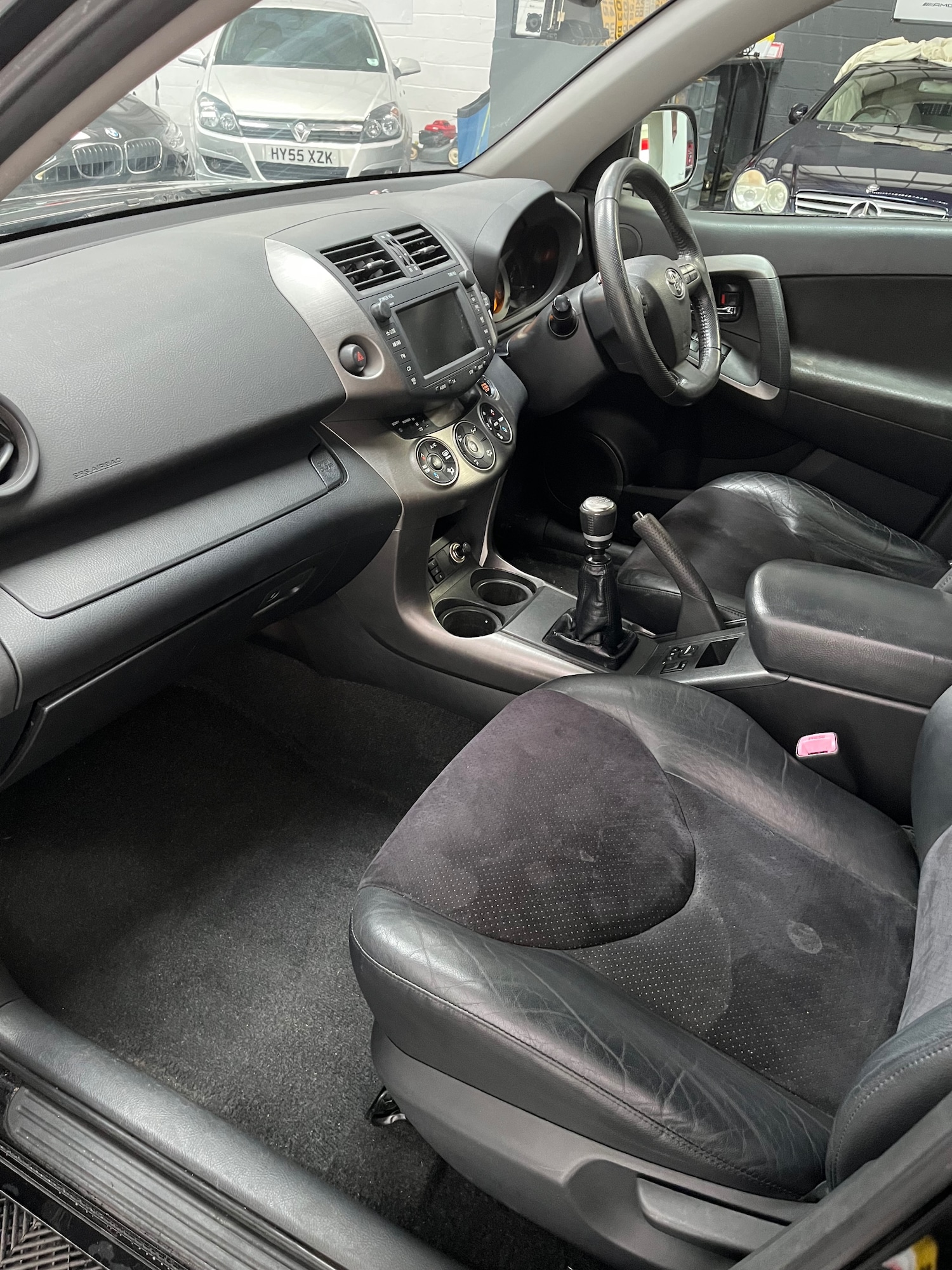 Used Toyota RAV4 2010 for sale - 77271078: Photo 8