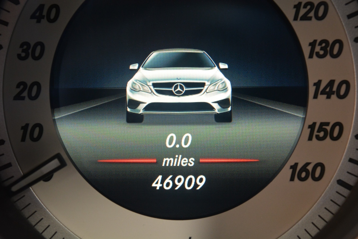 Used Mercedes-Benz E Class 2016 for sale - 76273899: Photo 2