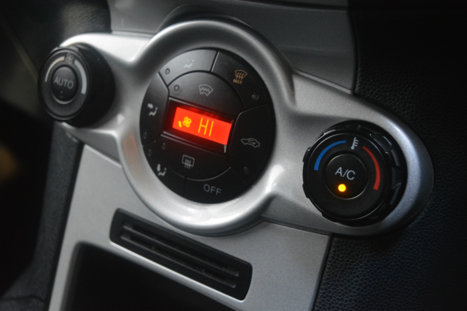 Used Ford Fiesta 2012 for sale - 77577944: Photo 15