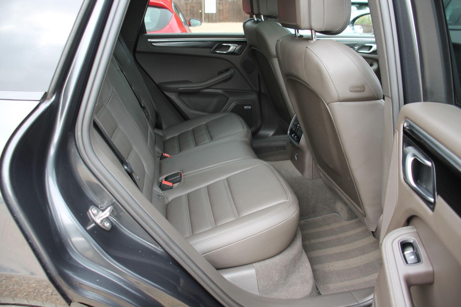 Used Porsche Macan 2021 for sale - 77854018: Photo 14