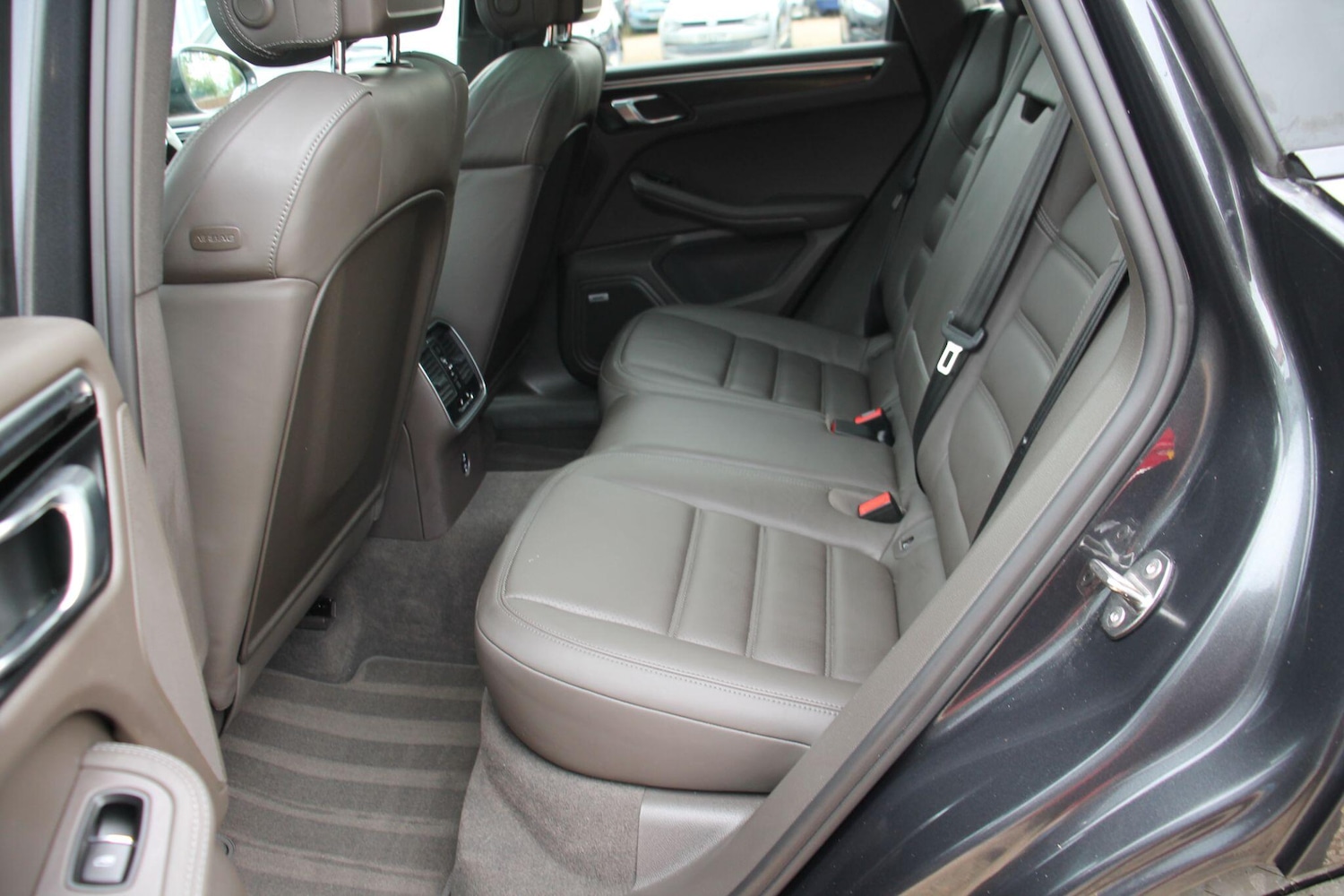 Used Porsche Macan 2021 for sale - 77854018: Photo 15