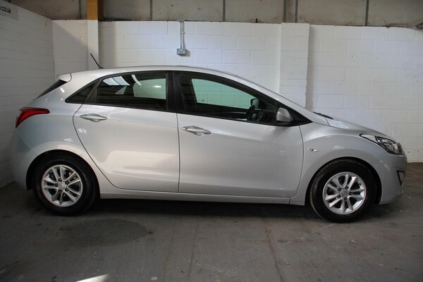 Used Hyundai i30 2013 for sale - 76167534: Photo 8