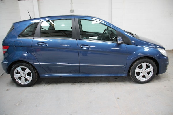 Used Mercedes-Benz B-Class 2011 for sale - 76137955: Photo 2