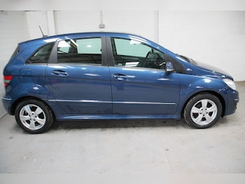 Used Mercedes-Benz B-Class 2011 for sale - 76137955: Photo 2