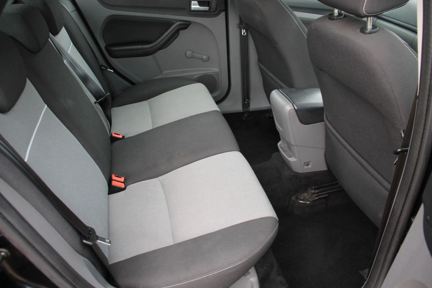 Used Ford Focus 2011 for sale - 76473074: Photo 13