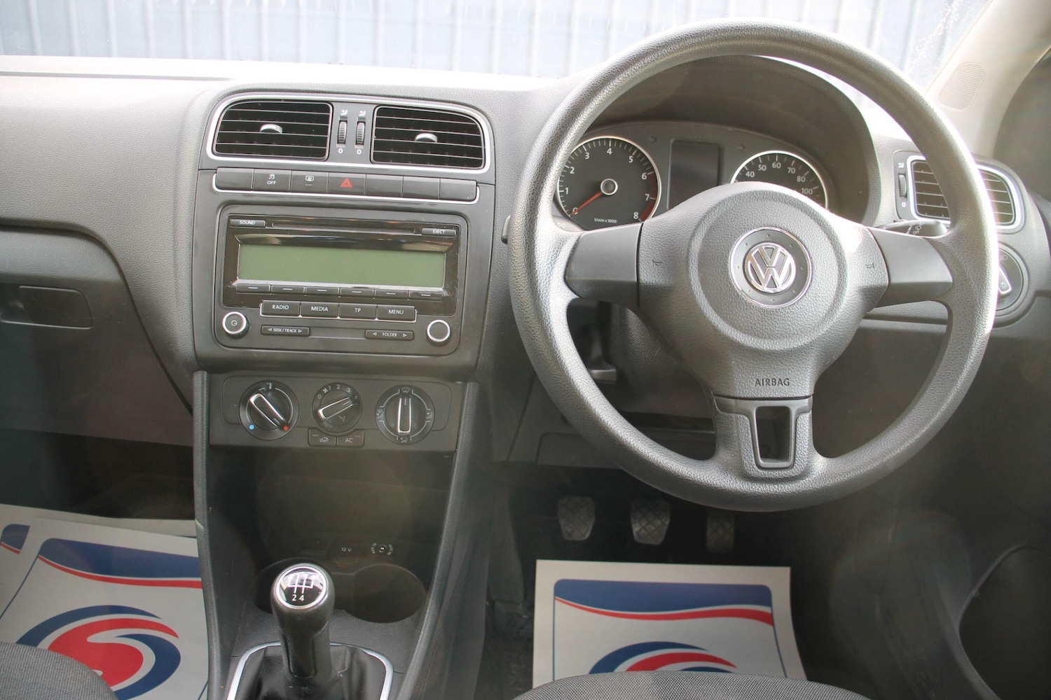 Used Volkswagen Polo 2011 for sale - 76990609: Photo 13