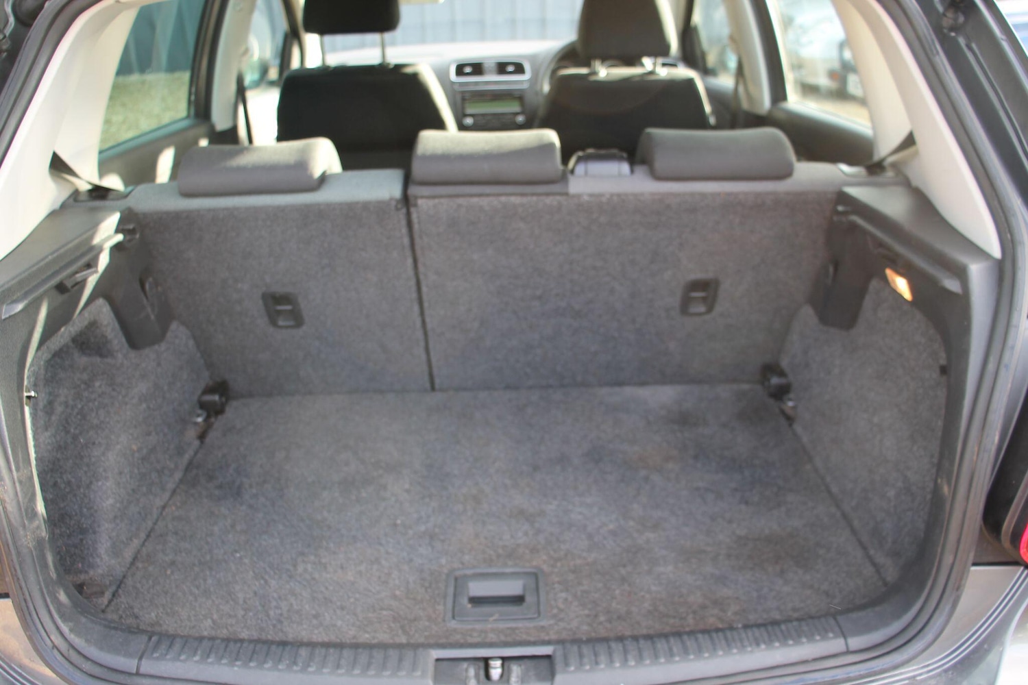 Used Volkswagen Polo 2011 for sale - 76990609: Photo 15