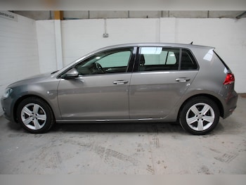 Used Volkswagen Golf 2017 for sale - 76572598: Photo