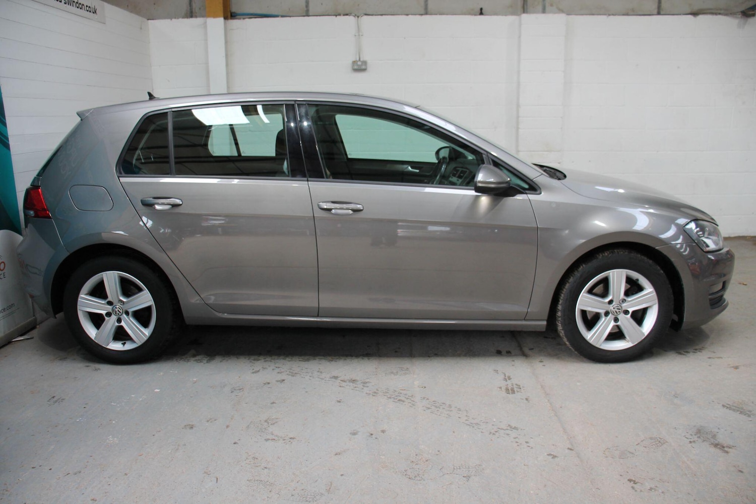 Used Volkswagen Golf 2017 for sale - 76572598: Photo 8