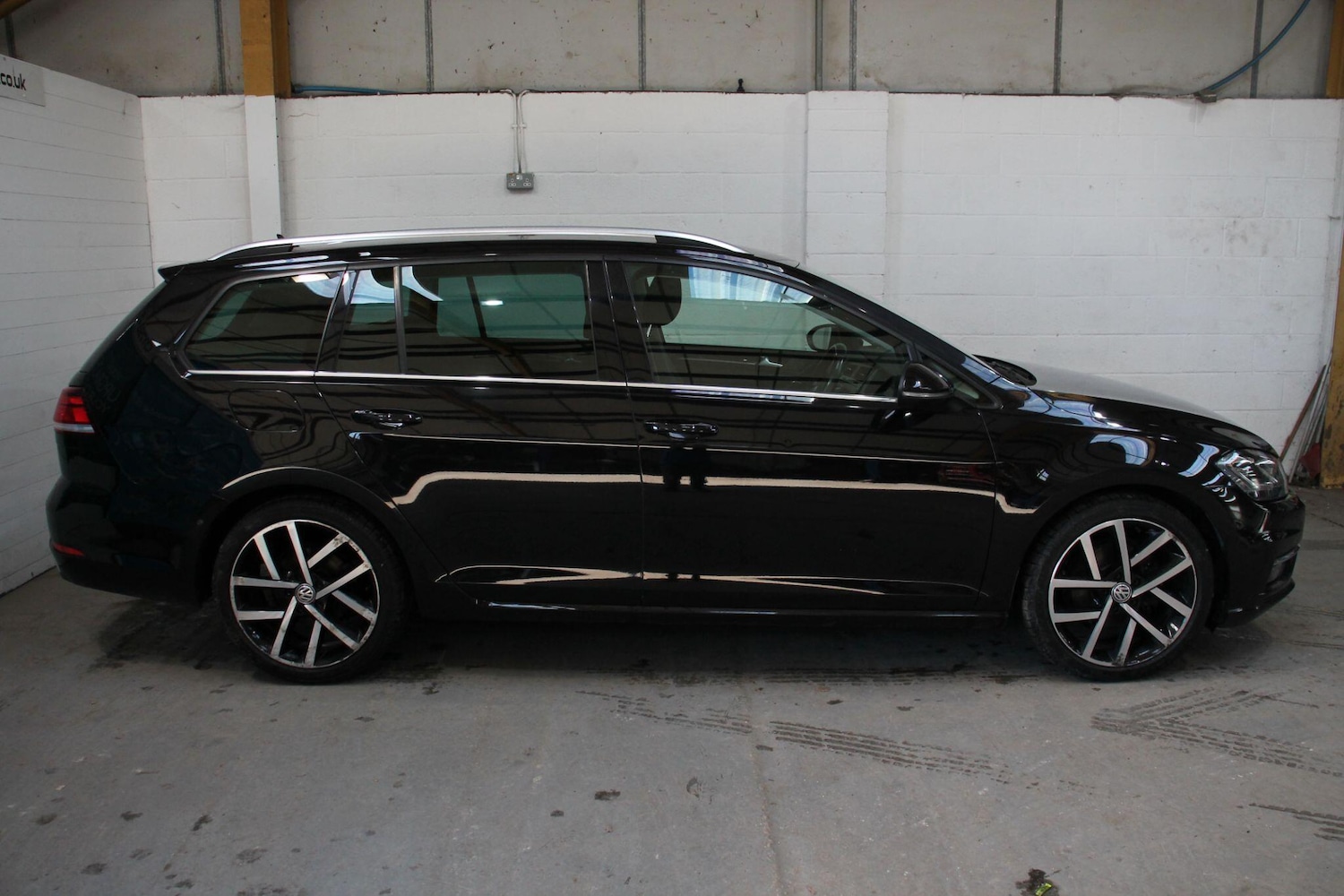 Used Volkswagen Golf 2018 for sale - 76989925: Photo 3